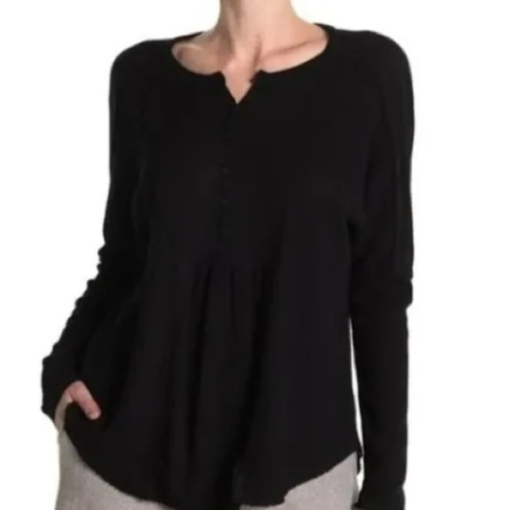 Gibsonlook Mixed Rib Waffle Knit Henley in black size S.